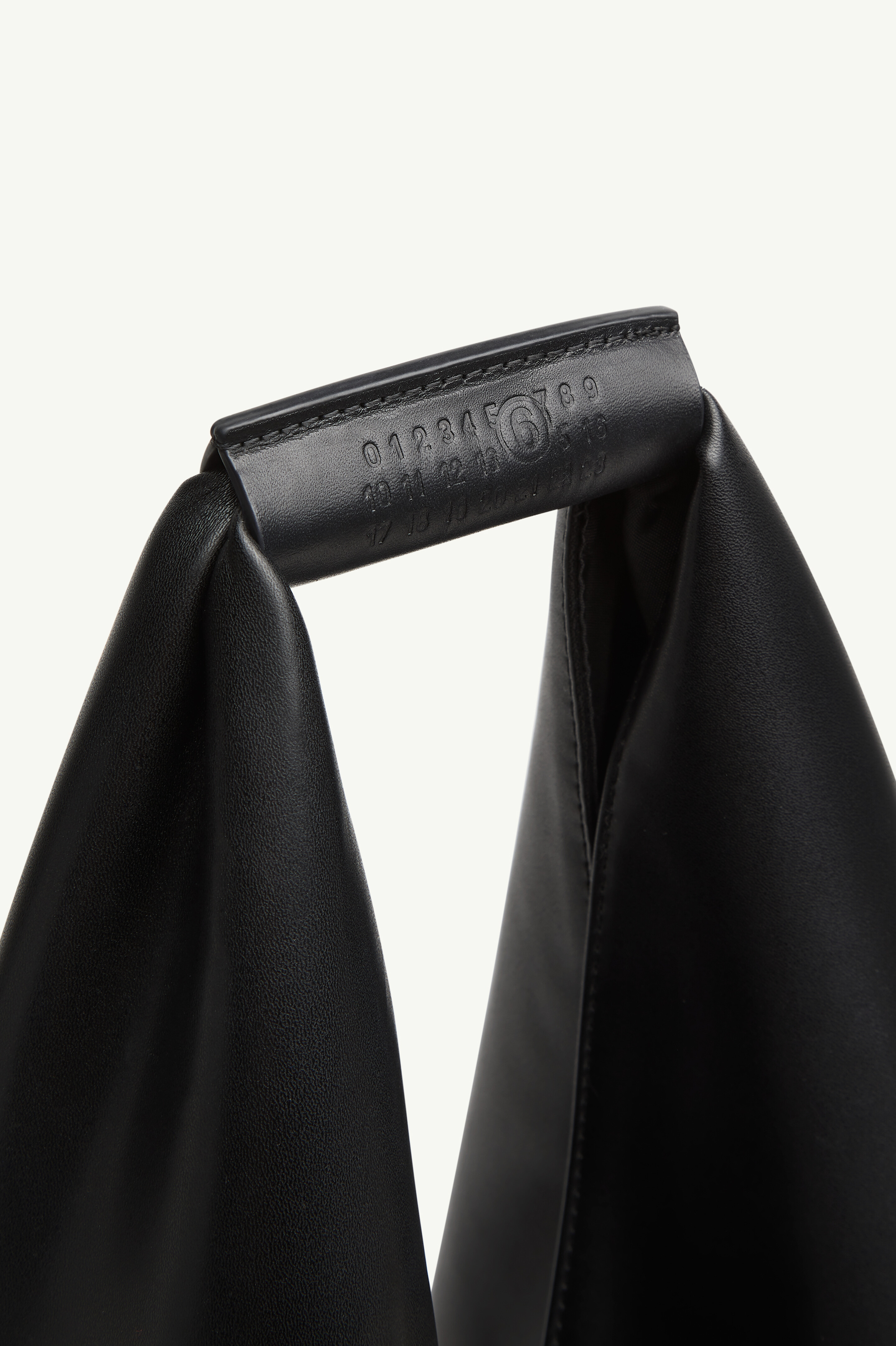 MM6 MAISON MARGIELA classic Japanese レザー Black Leather Medium Japanese Bag | MM6