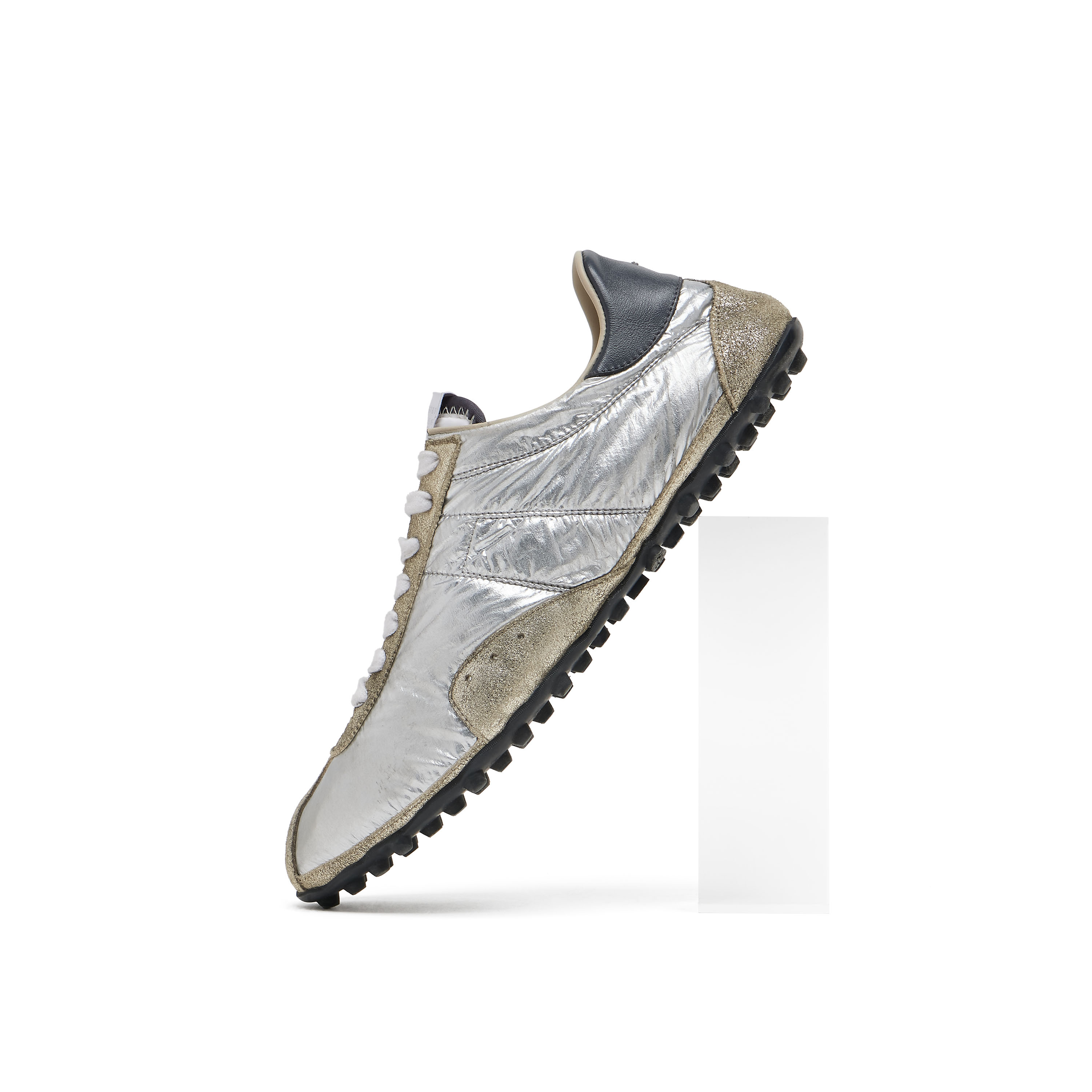 S57WS0512_P7451_HB123_shopping