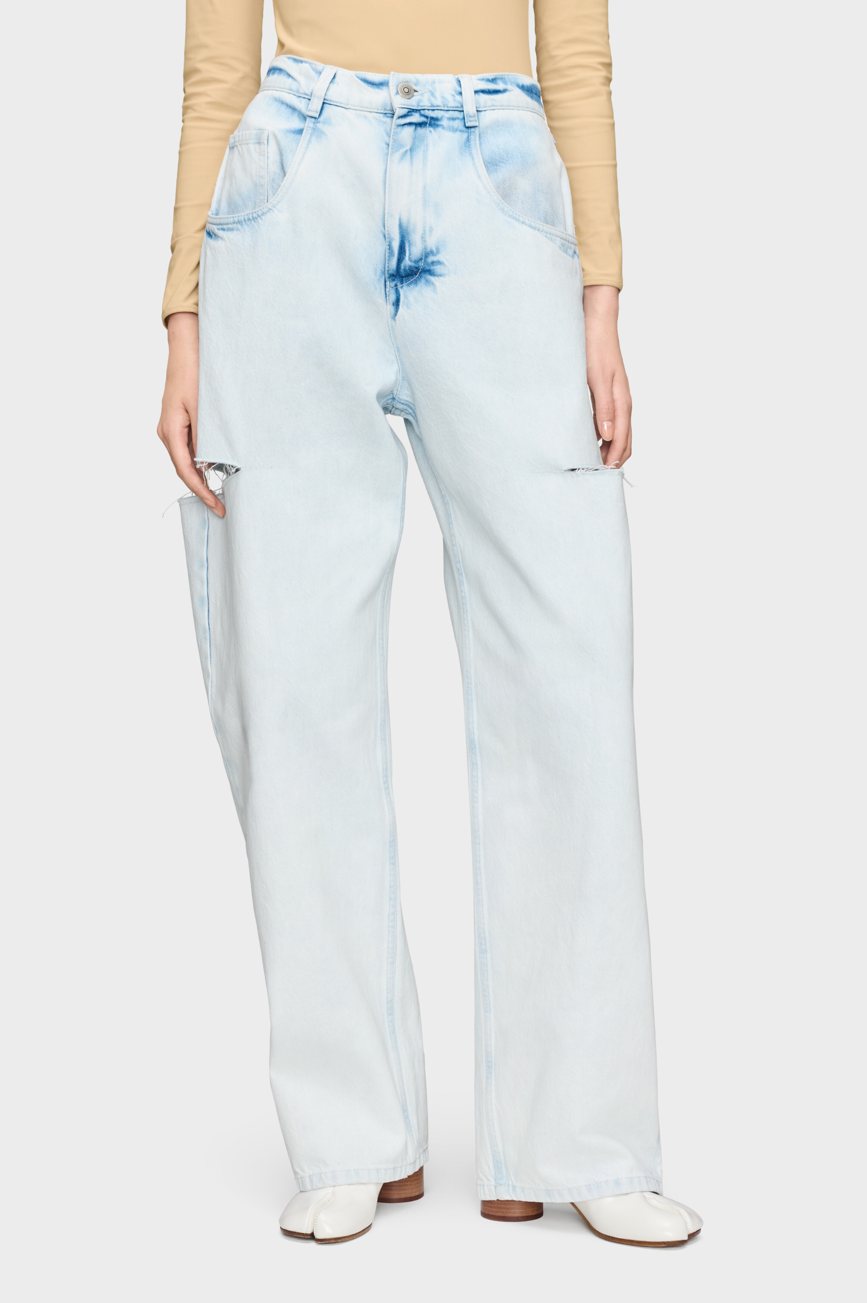 Bleached Cut-out Jeans Light Indigo | Maison Margiela Official