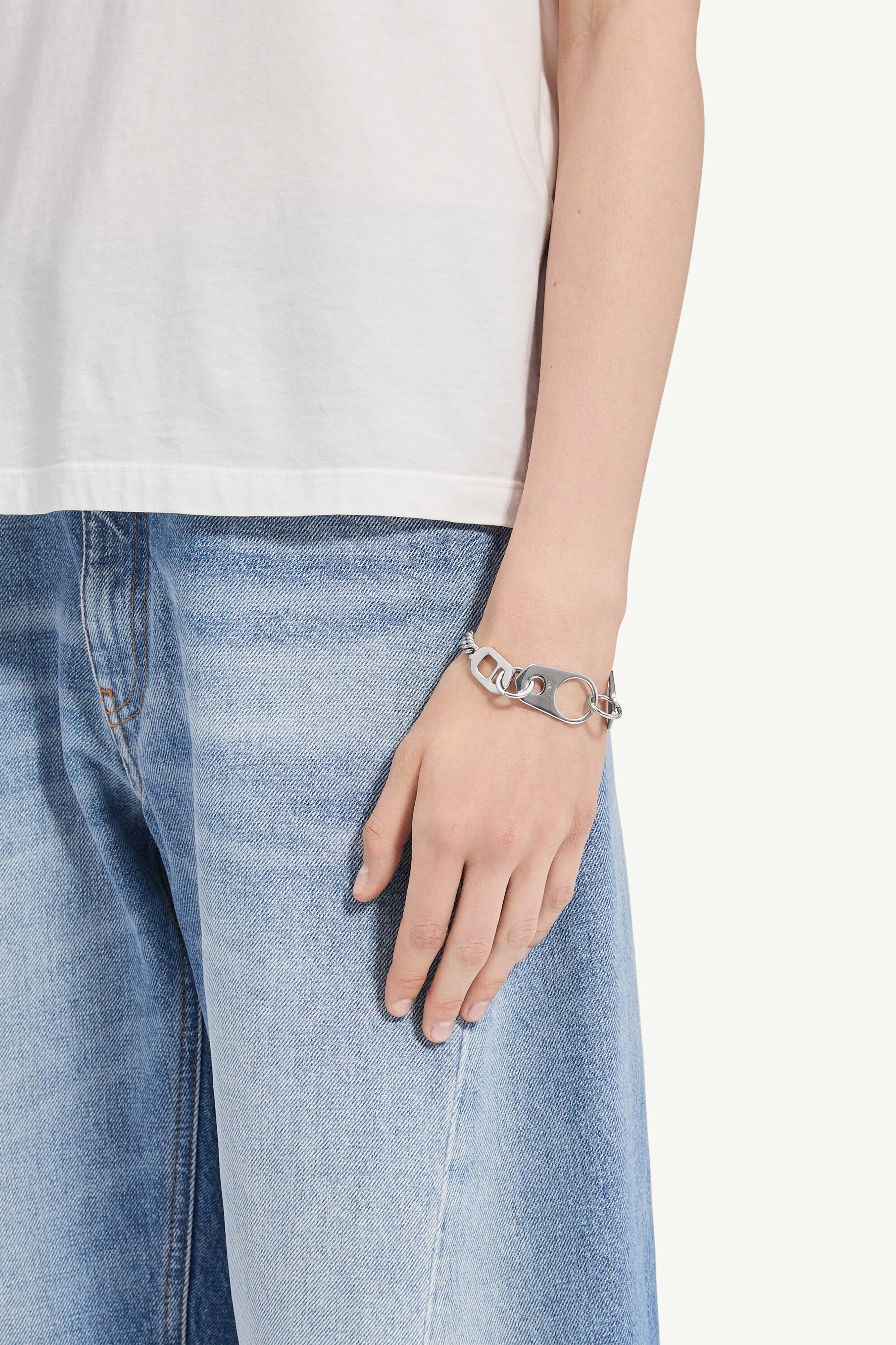MM6 ボトルキャップ チェーンブレスレット グレー | Maison Margiela公式
