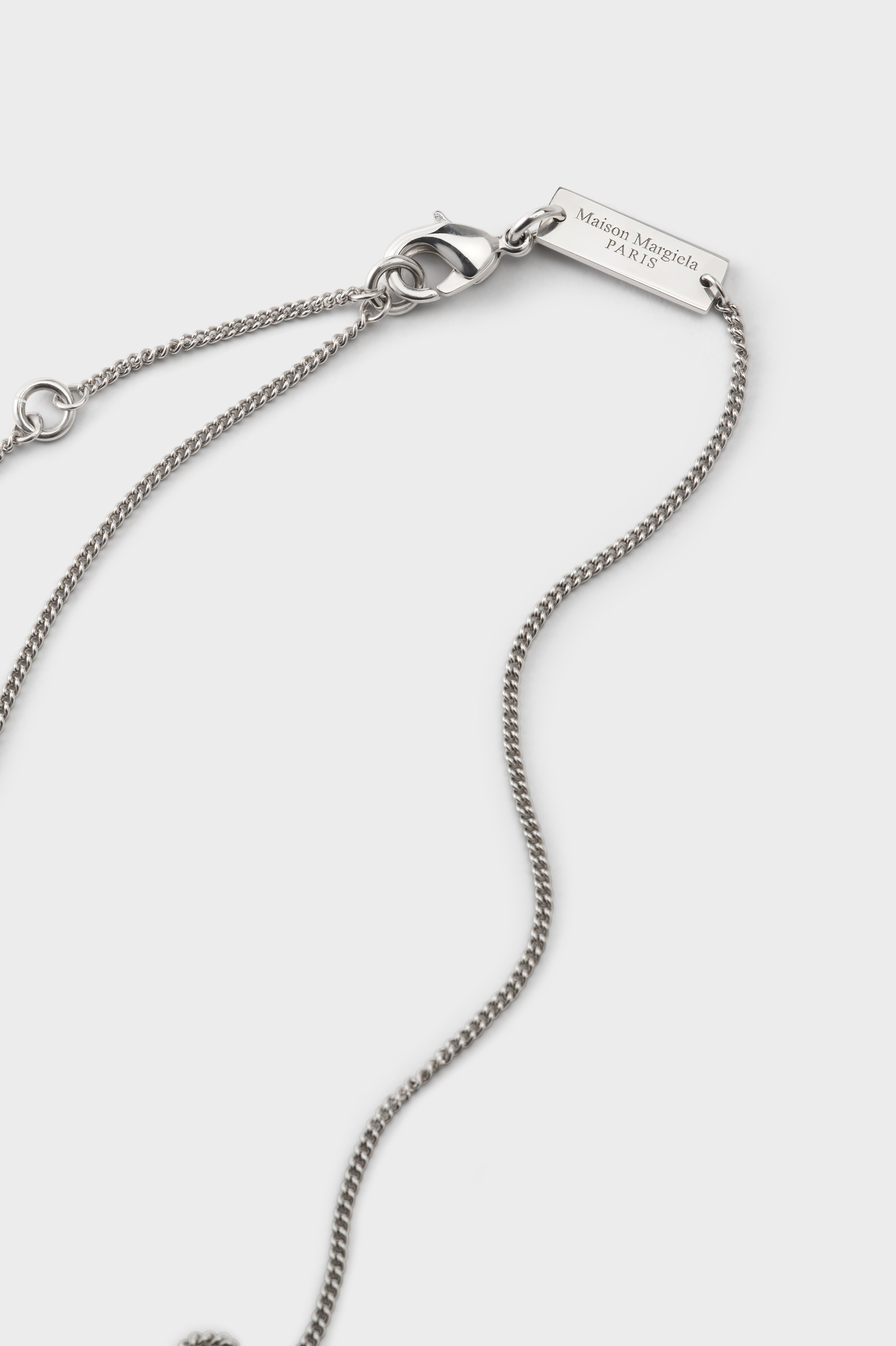 CLUSTER PENDANT NECKLACE