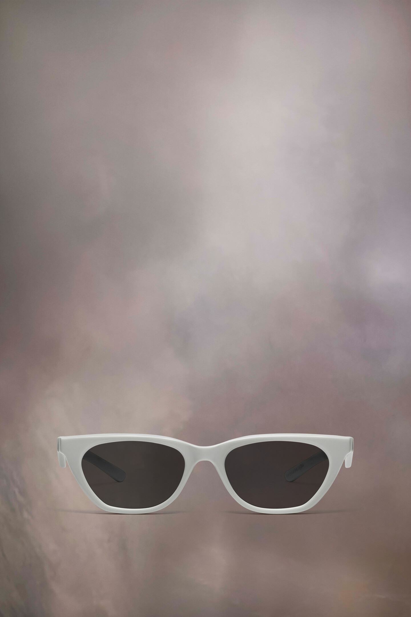 Gray Cat-Eye Sunglasses x Gentle Monster | Maison Margiela Gray Cat-Eye Sunglasses x Gentle Monster | Maison Margiela