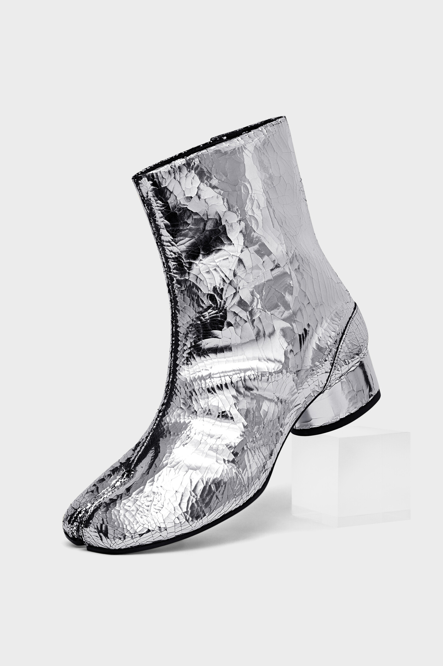 ailes0u様　正規品Margiela tabi boots silver Silver Leather Low-Heeled Tabi Boots | Maison Margiela