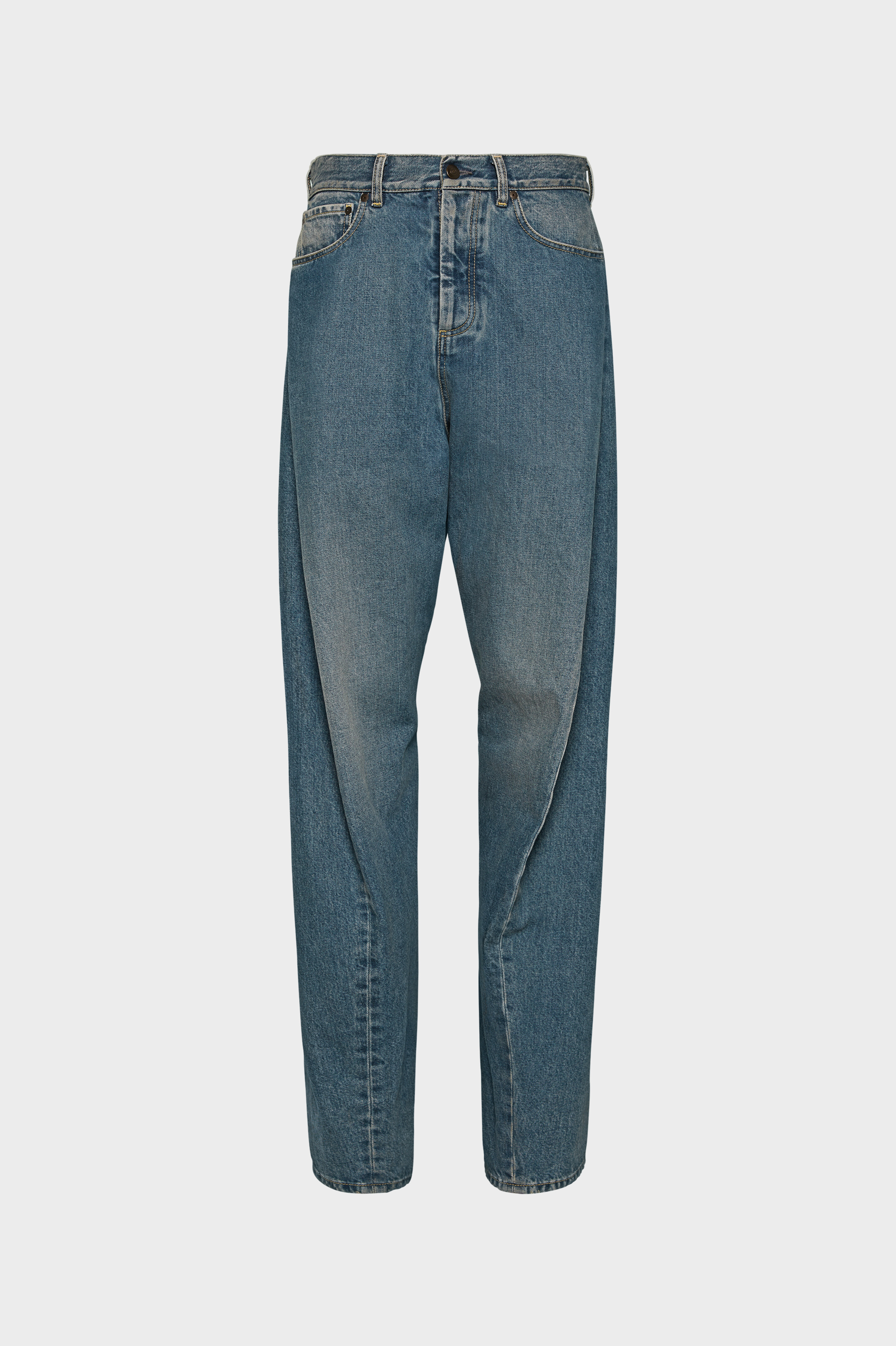 Jeans mit diagonalem Saum