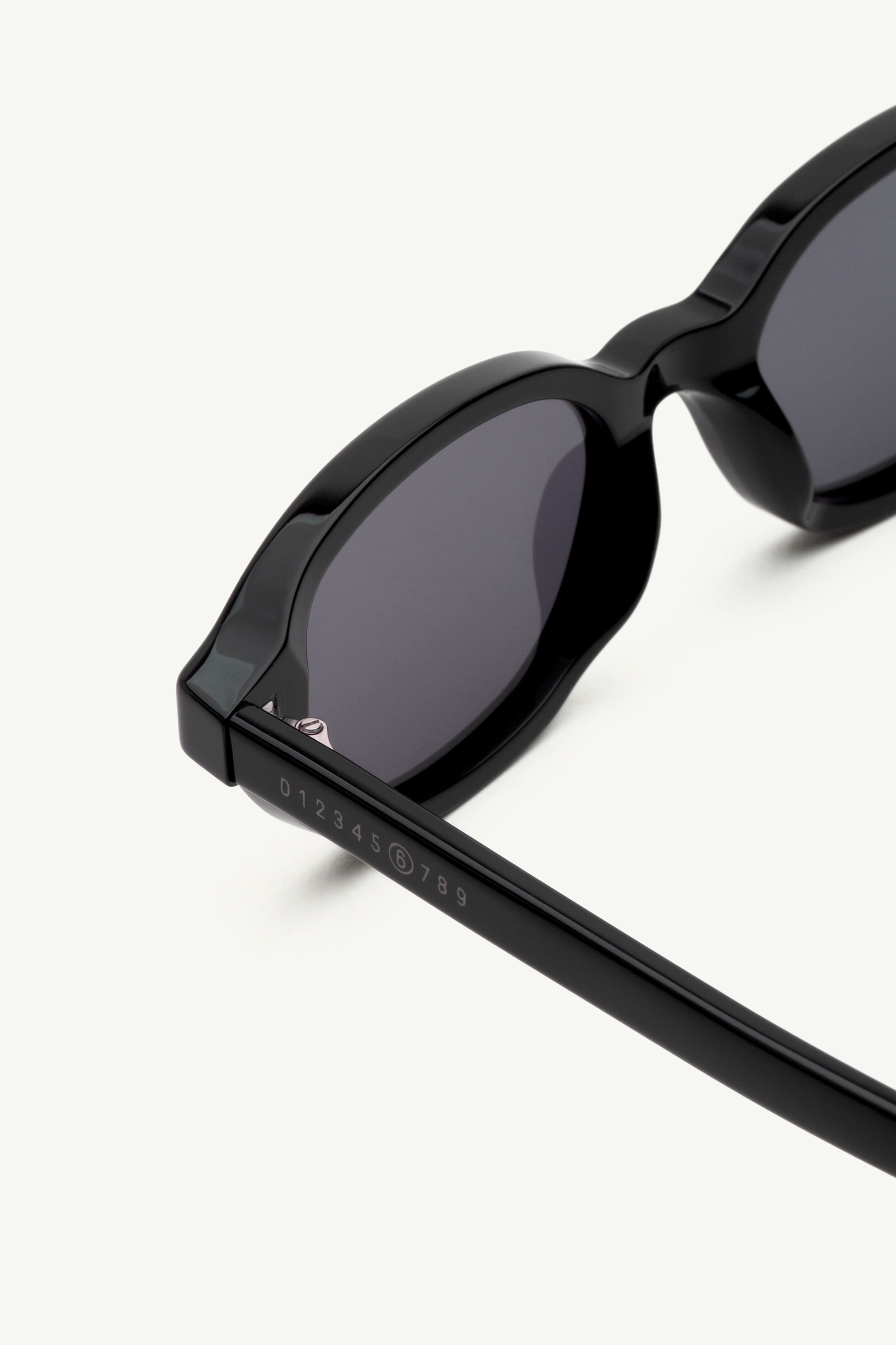 Low-profile sunglasses 3