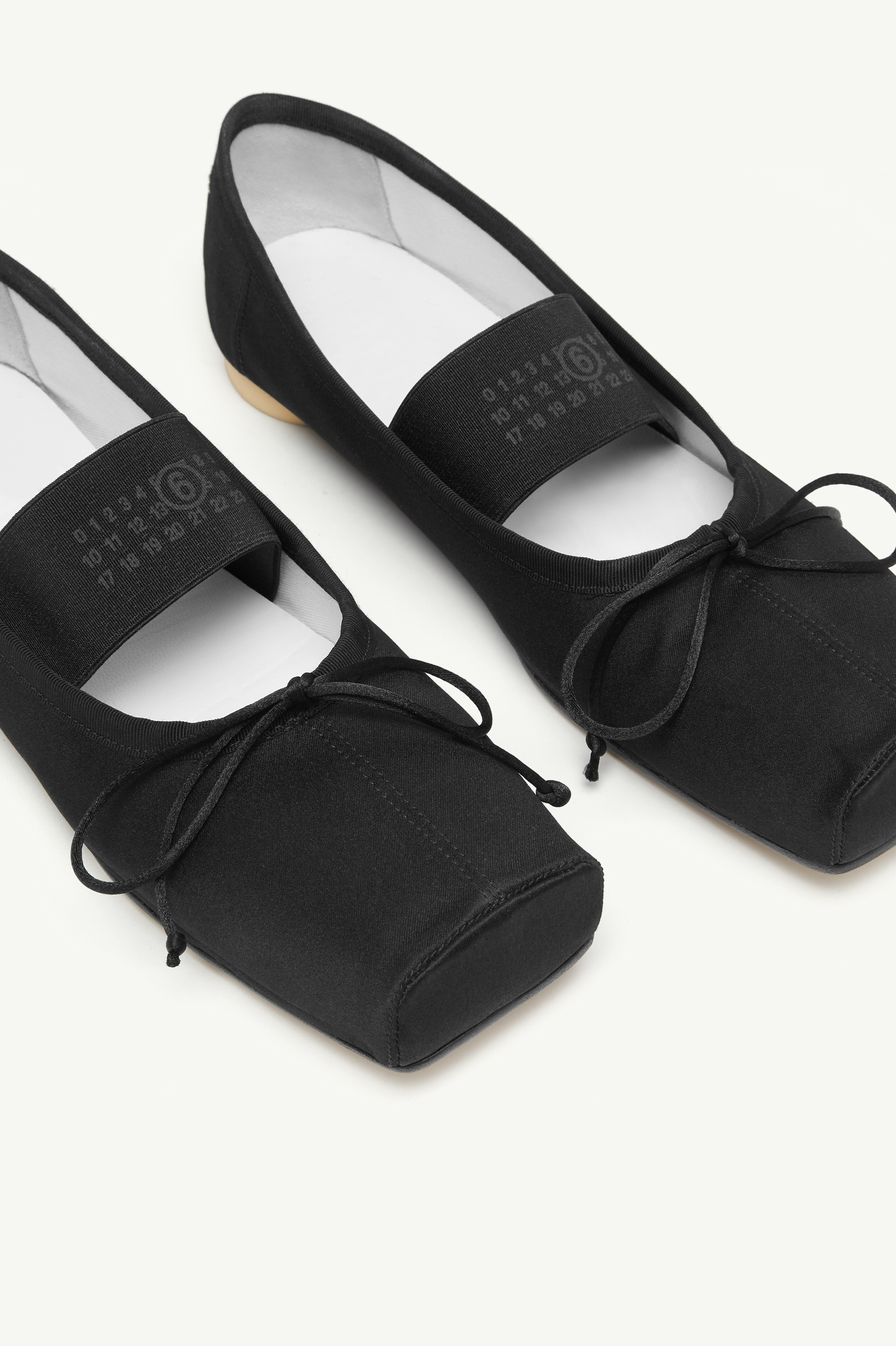 新品/未使用 MM6 MAISON MARGIELA BALLET SHOE Black Ballet flats | MM6 Official