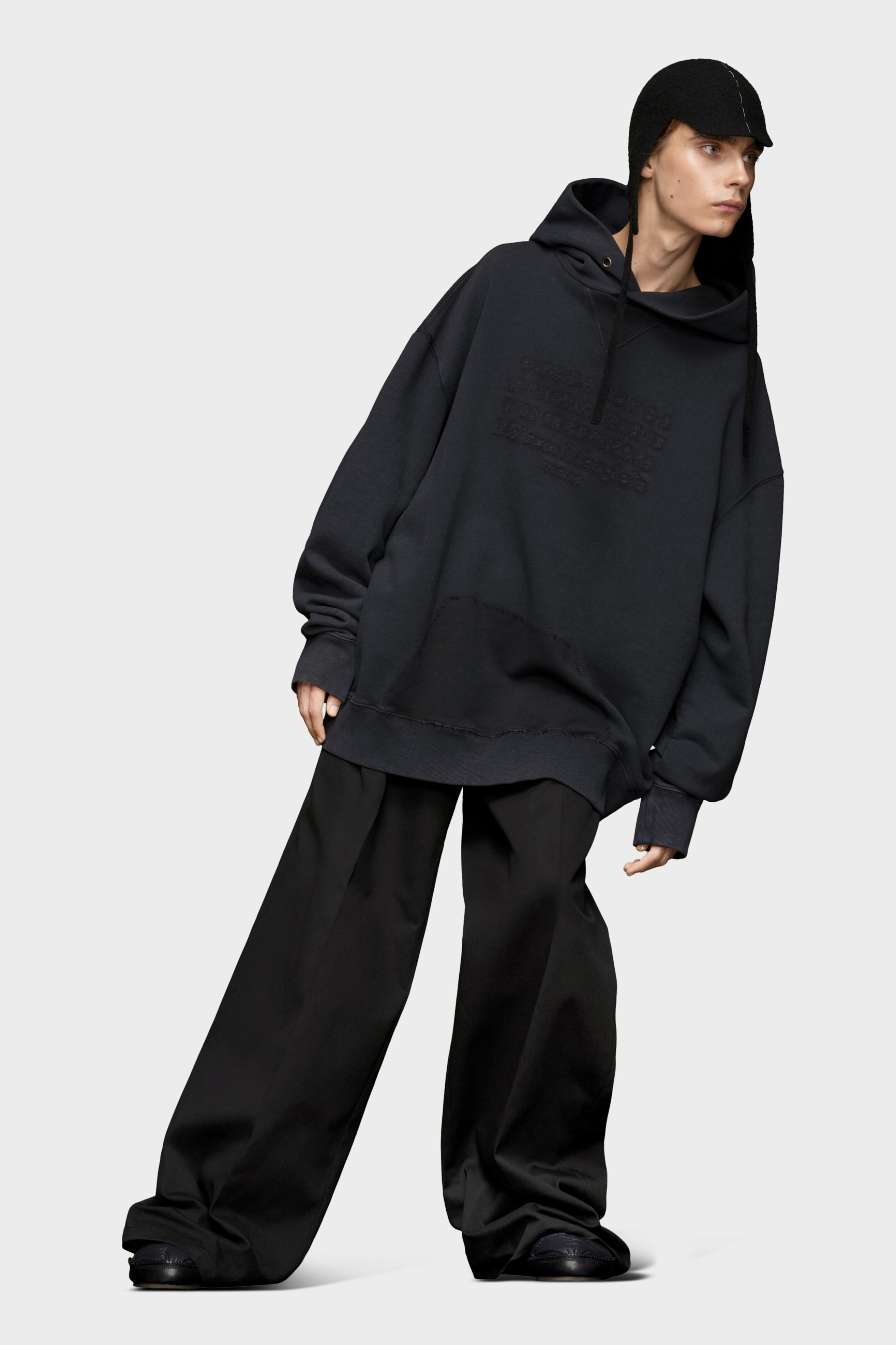 Maison Margiela ブラック フーディ 反転ロゴ Maison Margiela / MMA Reverse LOGO Hoodie | New Arrival