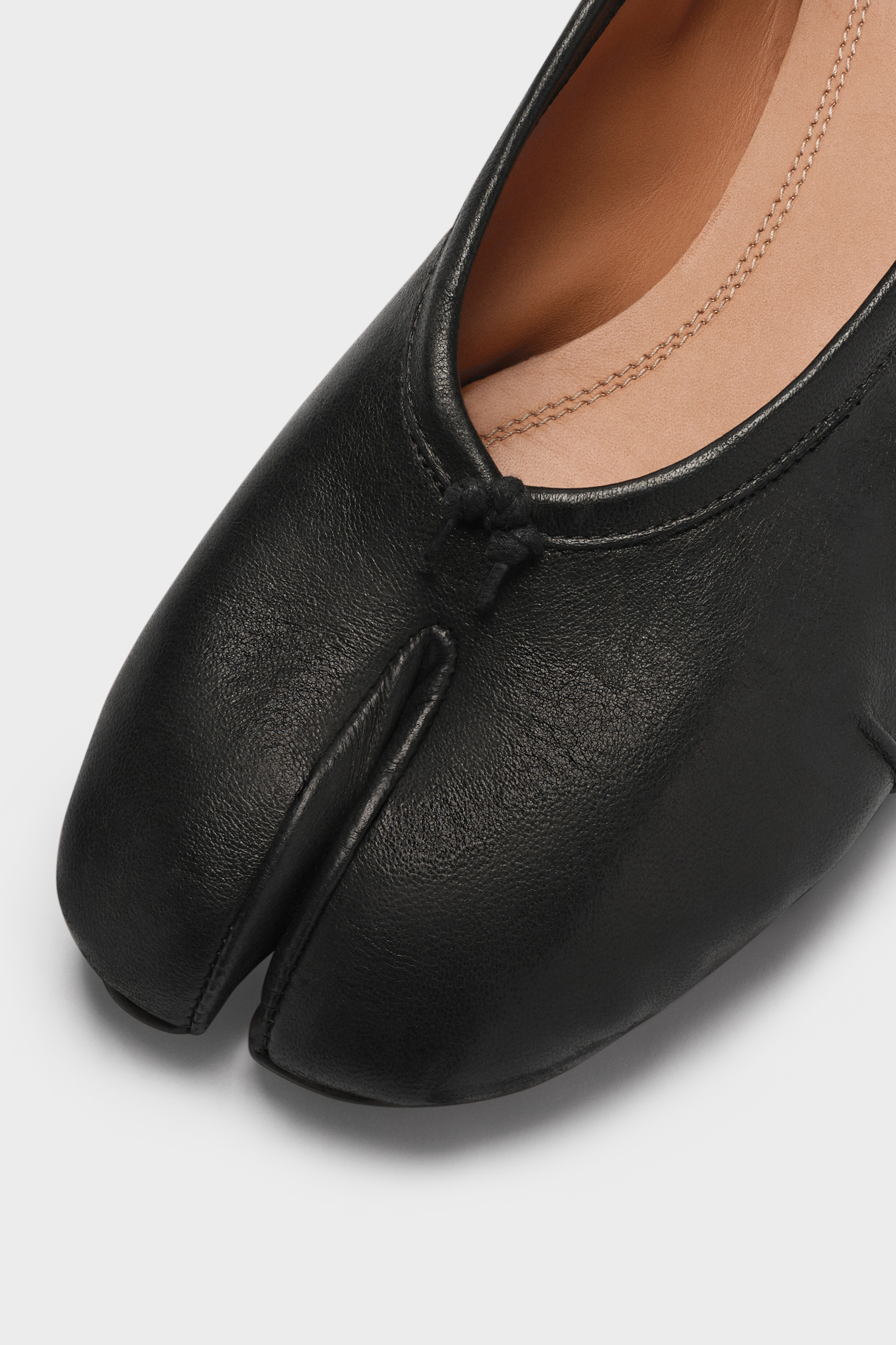 靴 Maison Margiela/ tabi ballet shoes Tabi New Ballerina Shoes (S58WZ0127-P8159-OFF-WHITE)