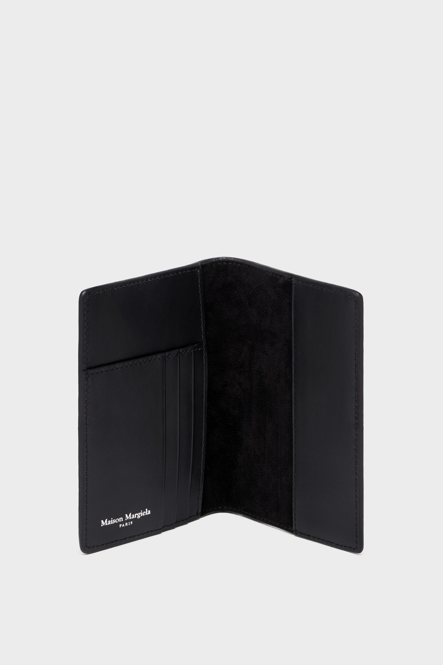 PASSEPORT HOLDER