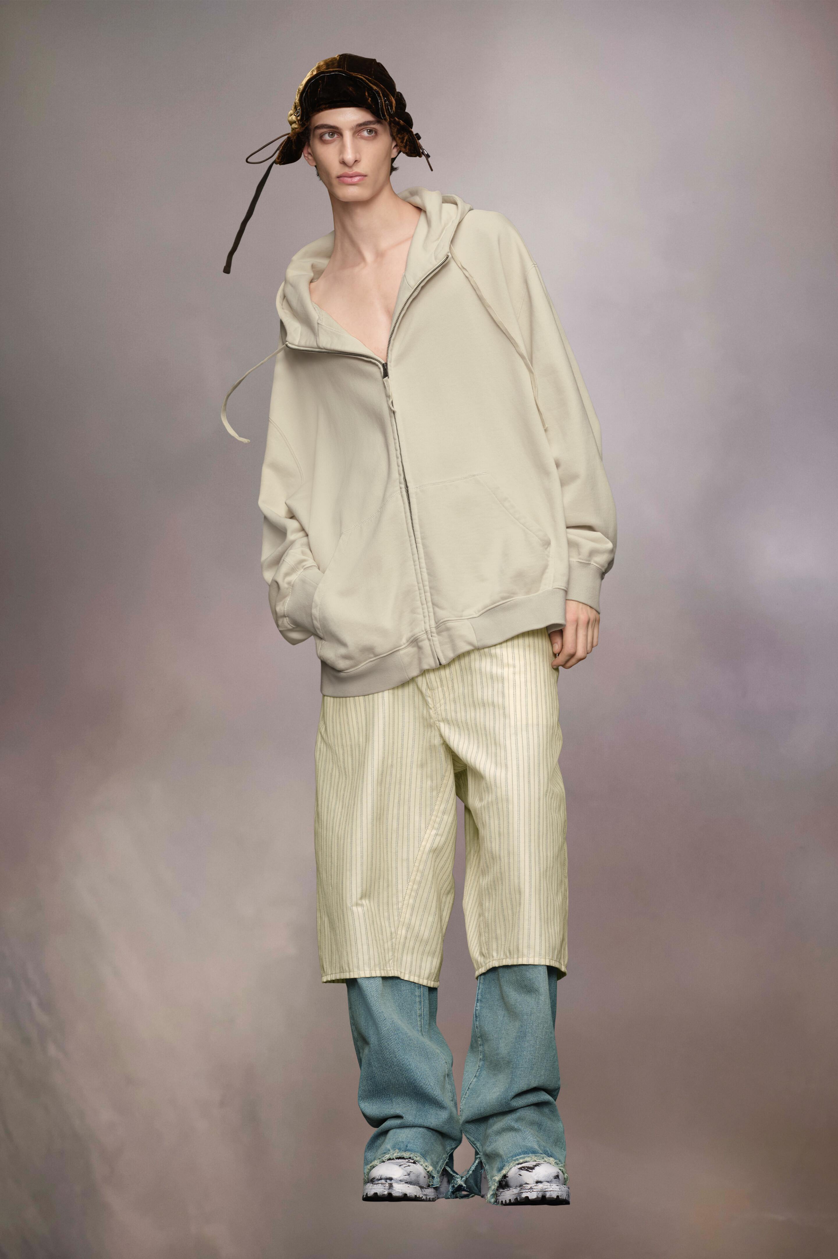 エンブロイダーロゴ フーディ エンブロイダーロゴ フーディ