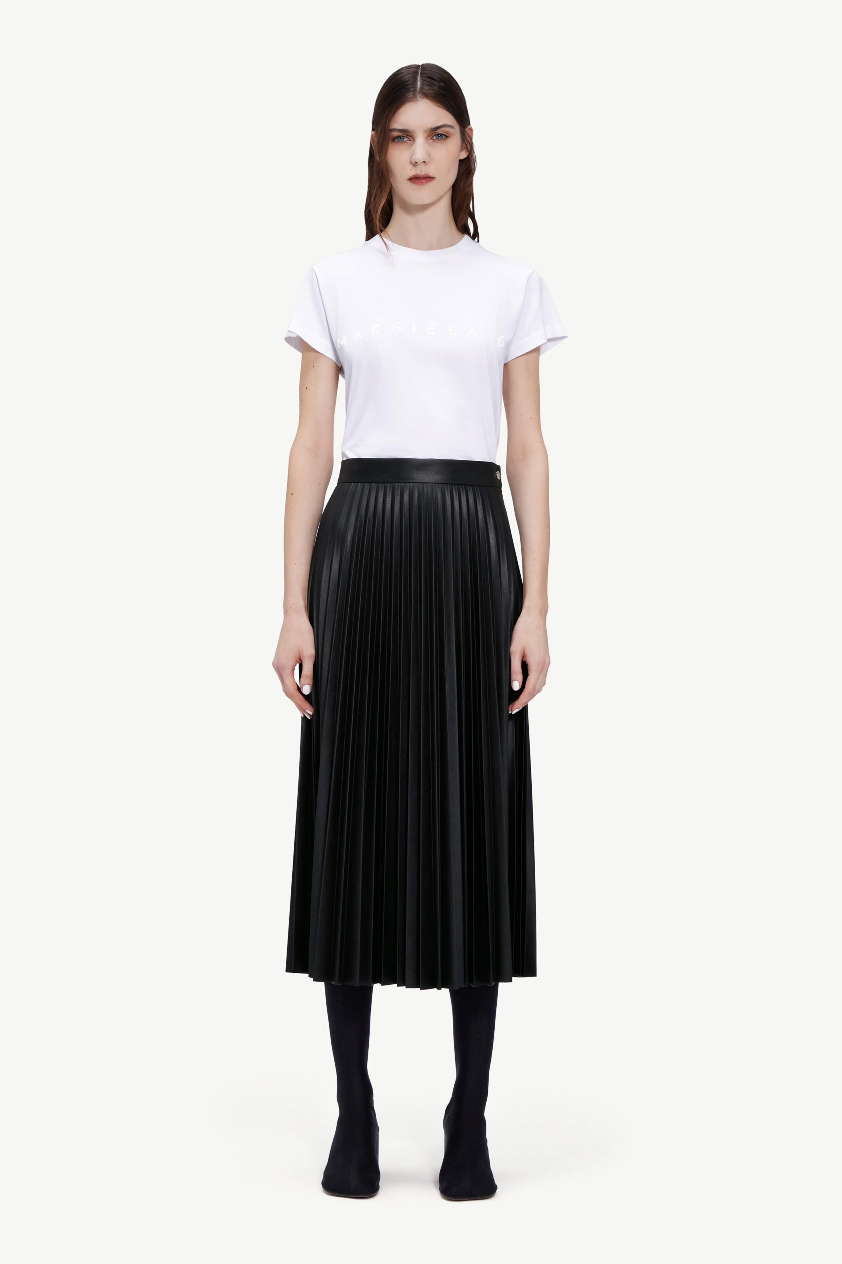 Pleated skirt