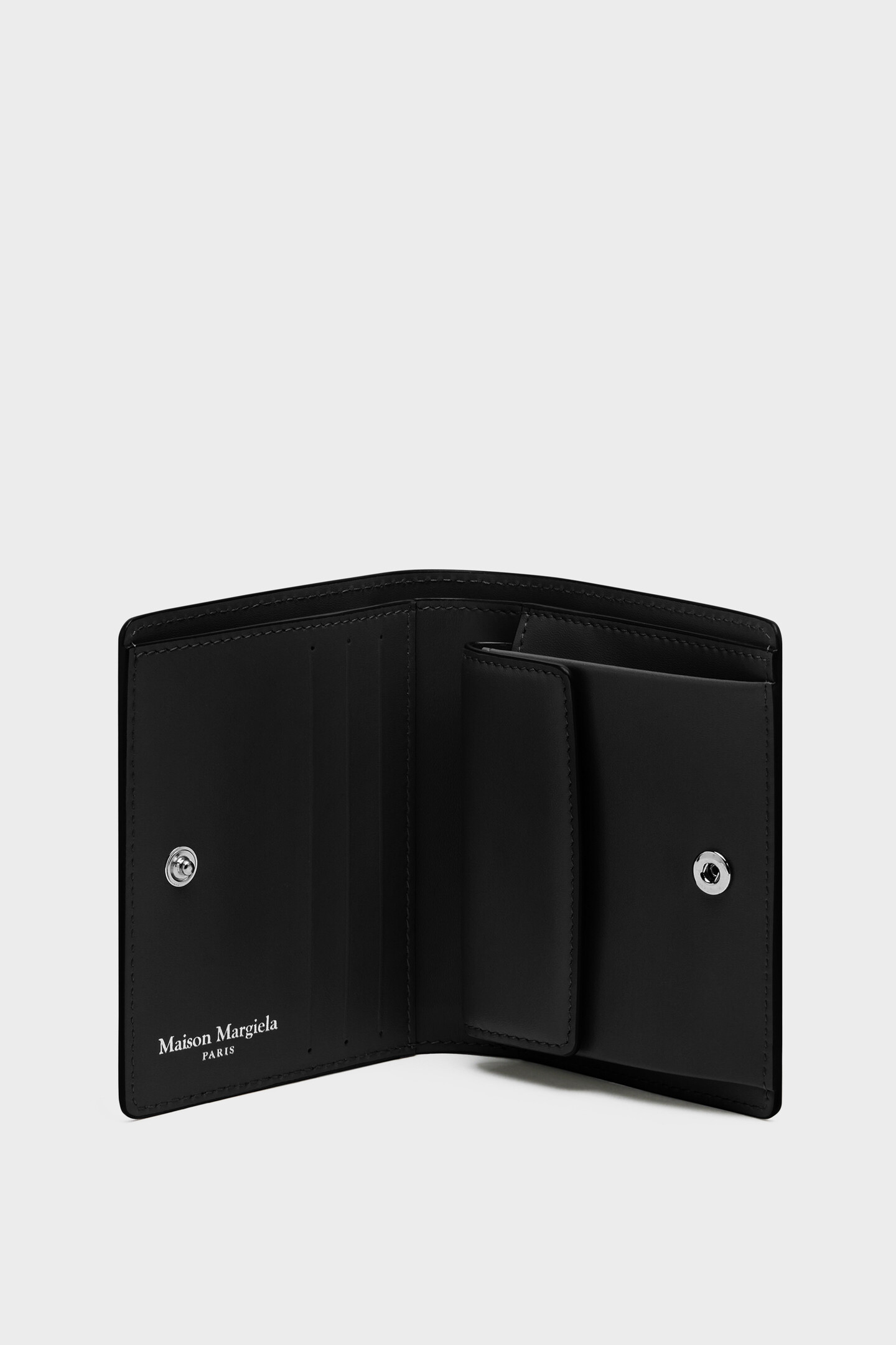 MaisonMargiela 二つ折り財布　ブラック スモール バイフォールド ウォレット | Maison Margiela