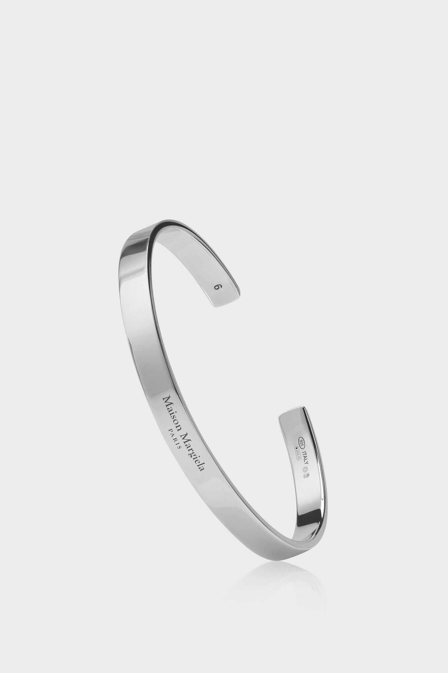 Maison Margiela ロゴ カフブレスレット 03 シルバー925 ロゴ カフブレスレット グレー | Maison Margiela公式