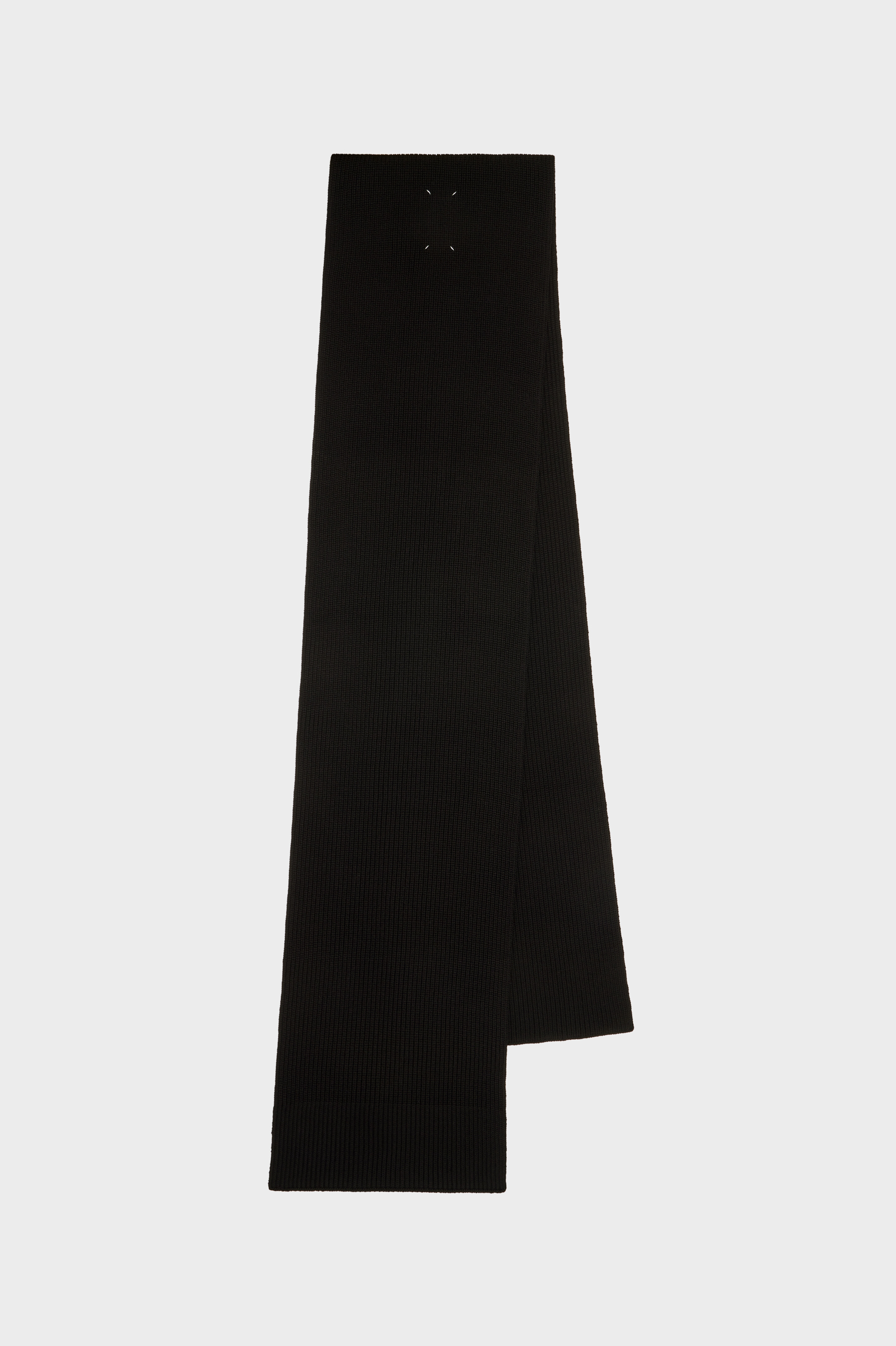 Four-stitches scarf