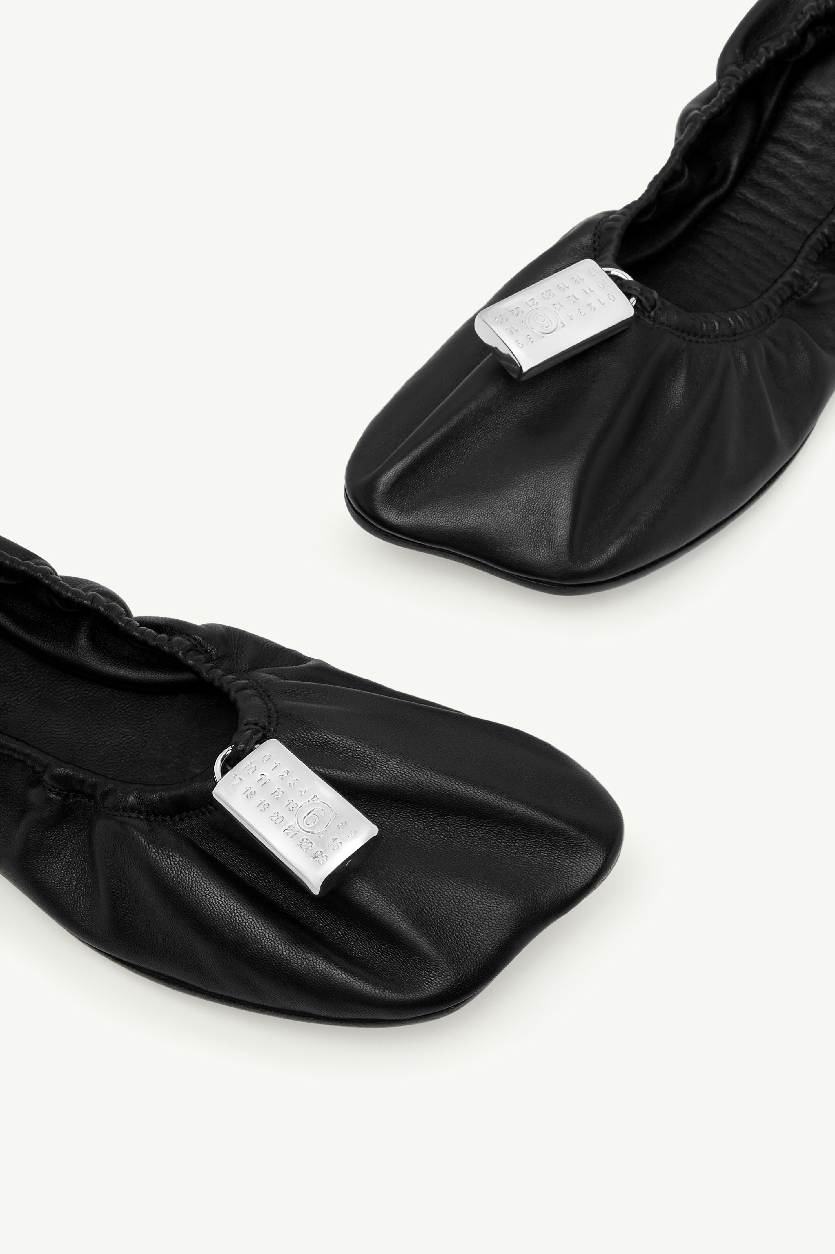 Black Numeric anatomic ballerina | MM6 Official