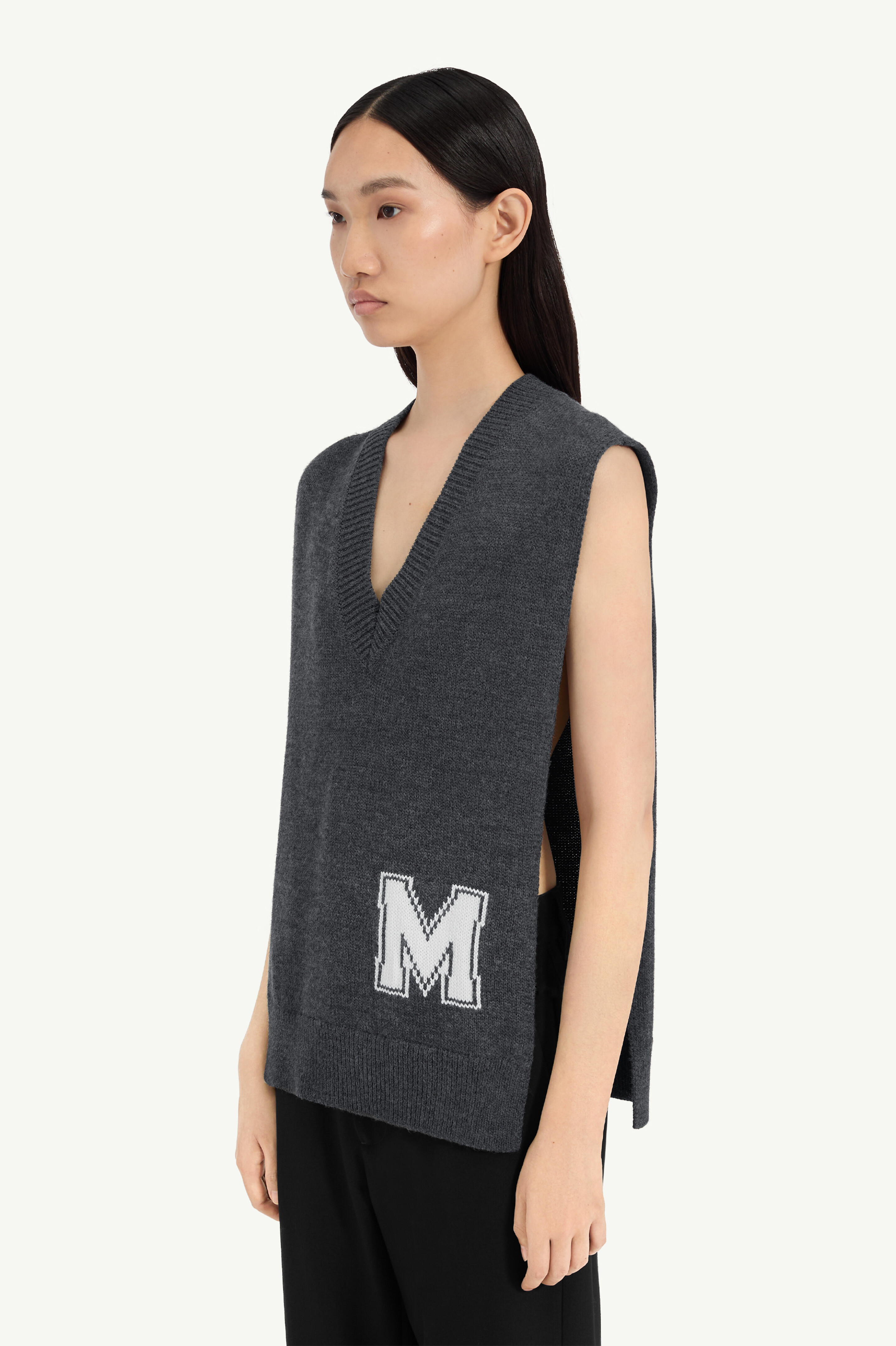 MM6 CALENDAR LOGOINSIDEOUT KNIT VEST ベスト MM6 Maison Margiela Men's Jacquard Number Logo Vest in Black MM6