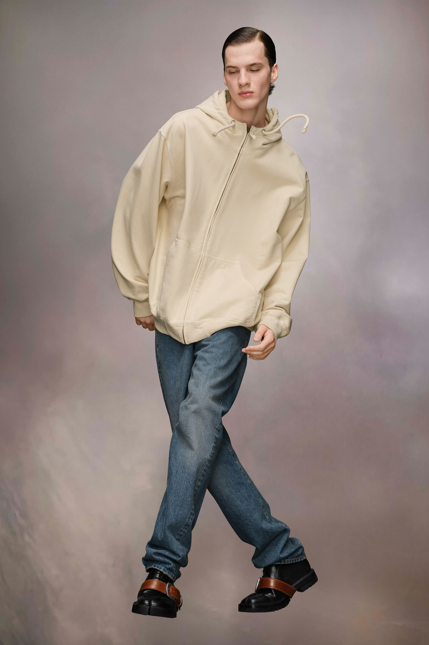 エンブロイダーロゴ フーディー