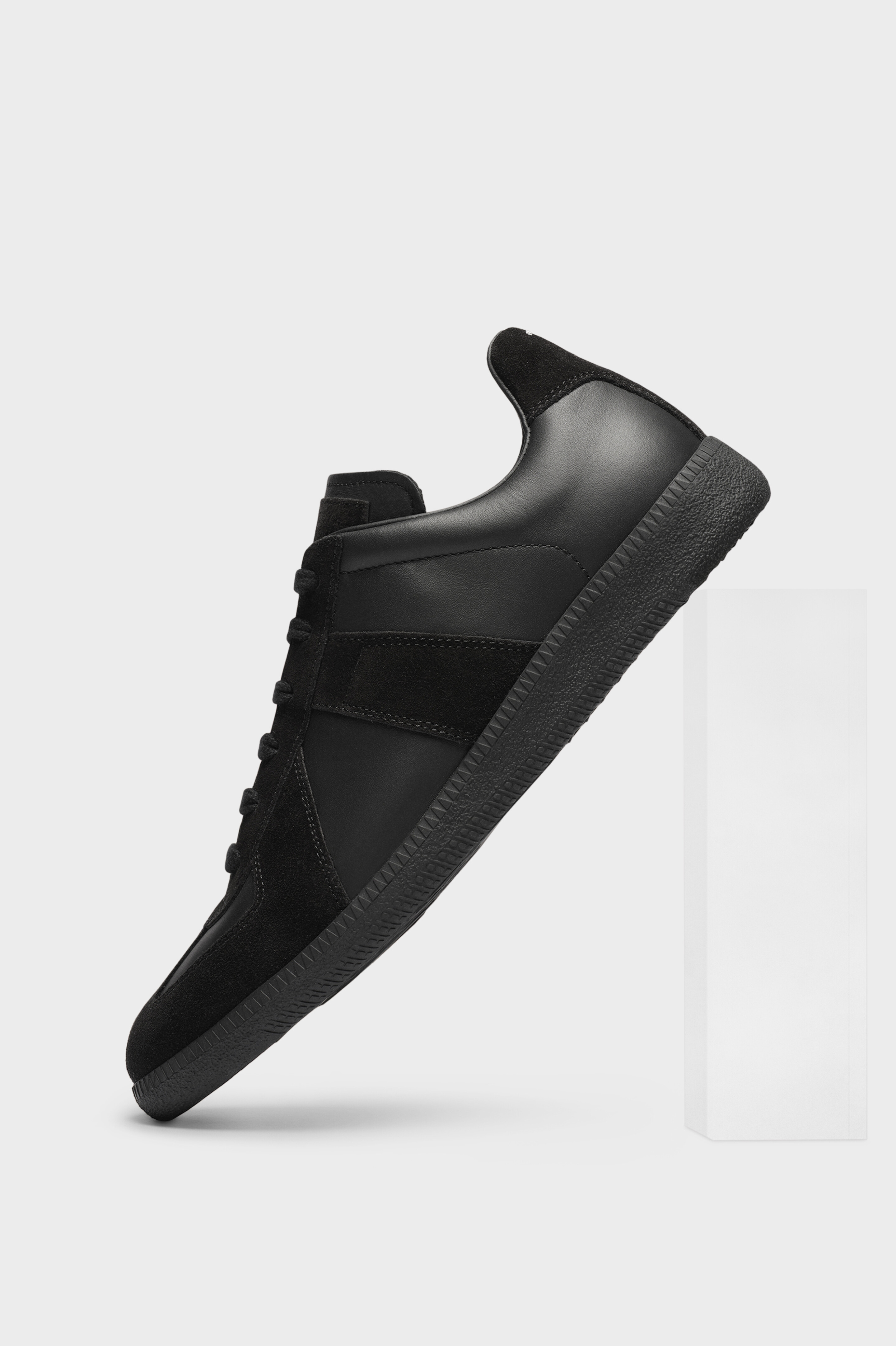 Replica sneaker