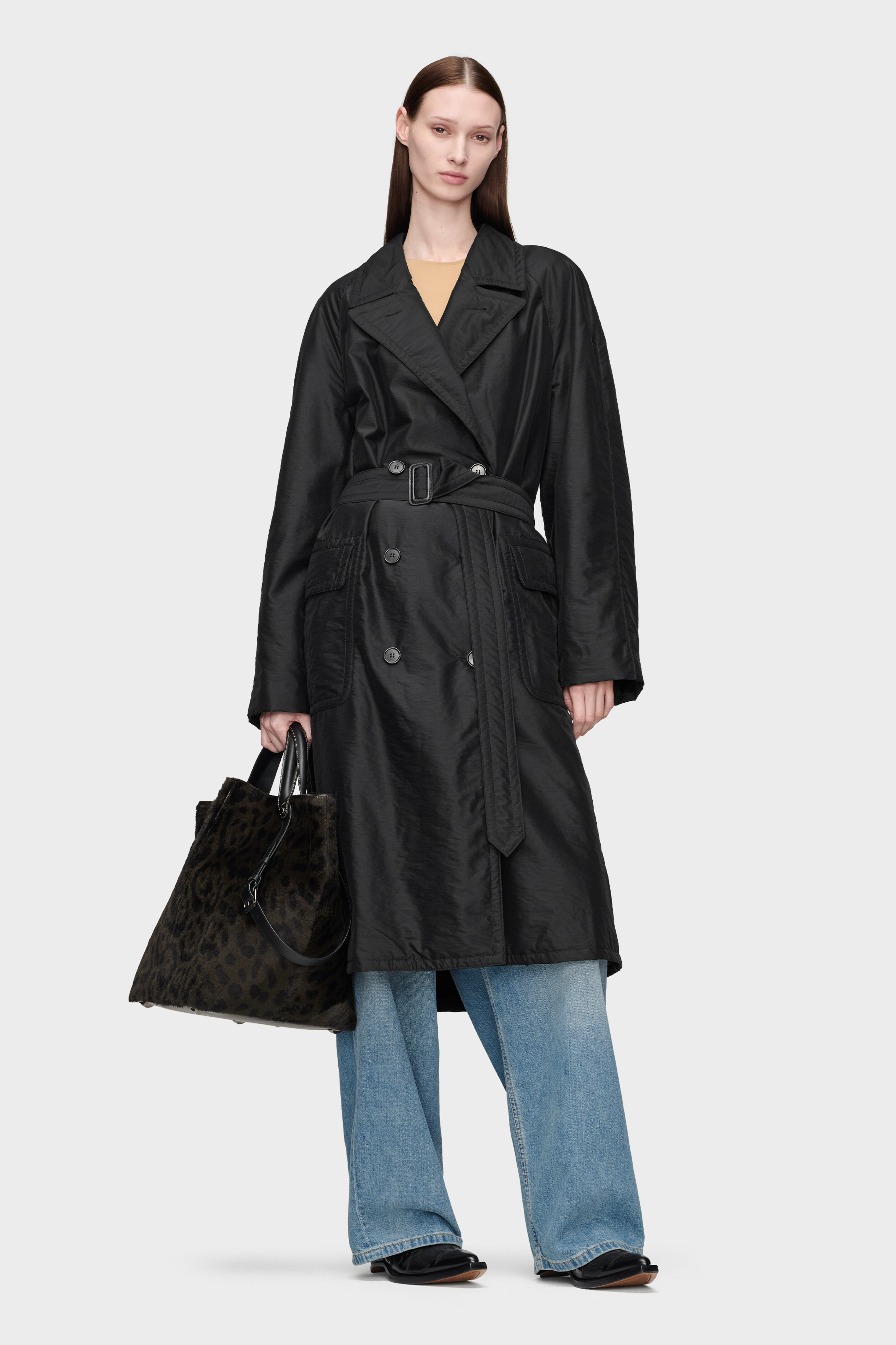 DOUBLE BREASTED PADDED COAT