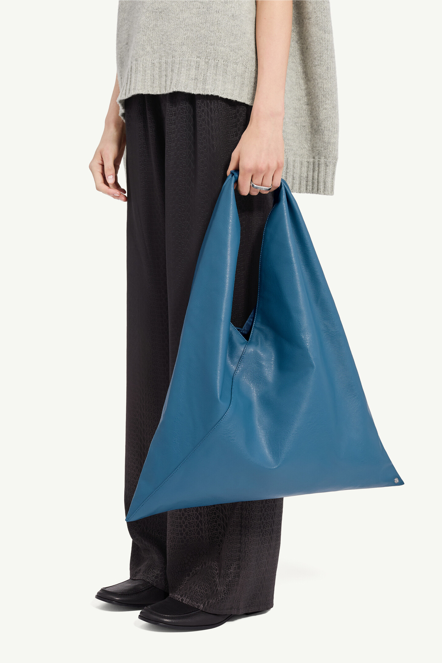 Blue Japanese Bag Classic Medium | MM6 Official