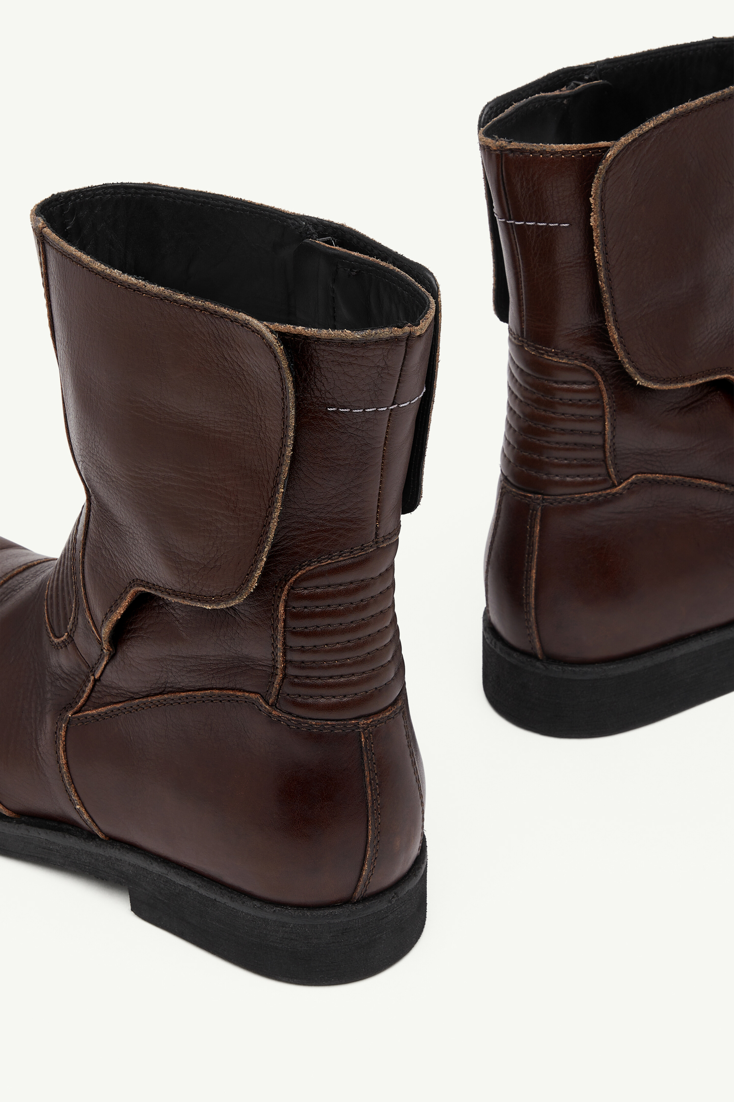 mm6 maison margiela ブーツ MM6 Maison Margiela x Dr. Martens」初のコラボシューズ誕生