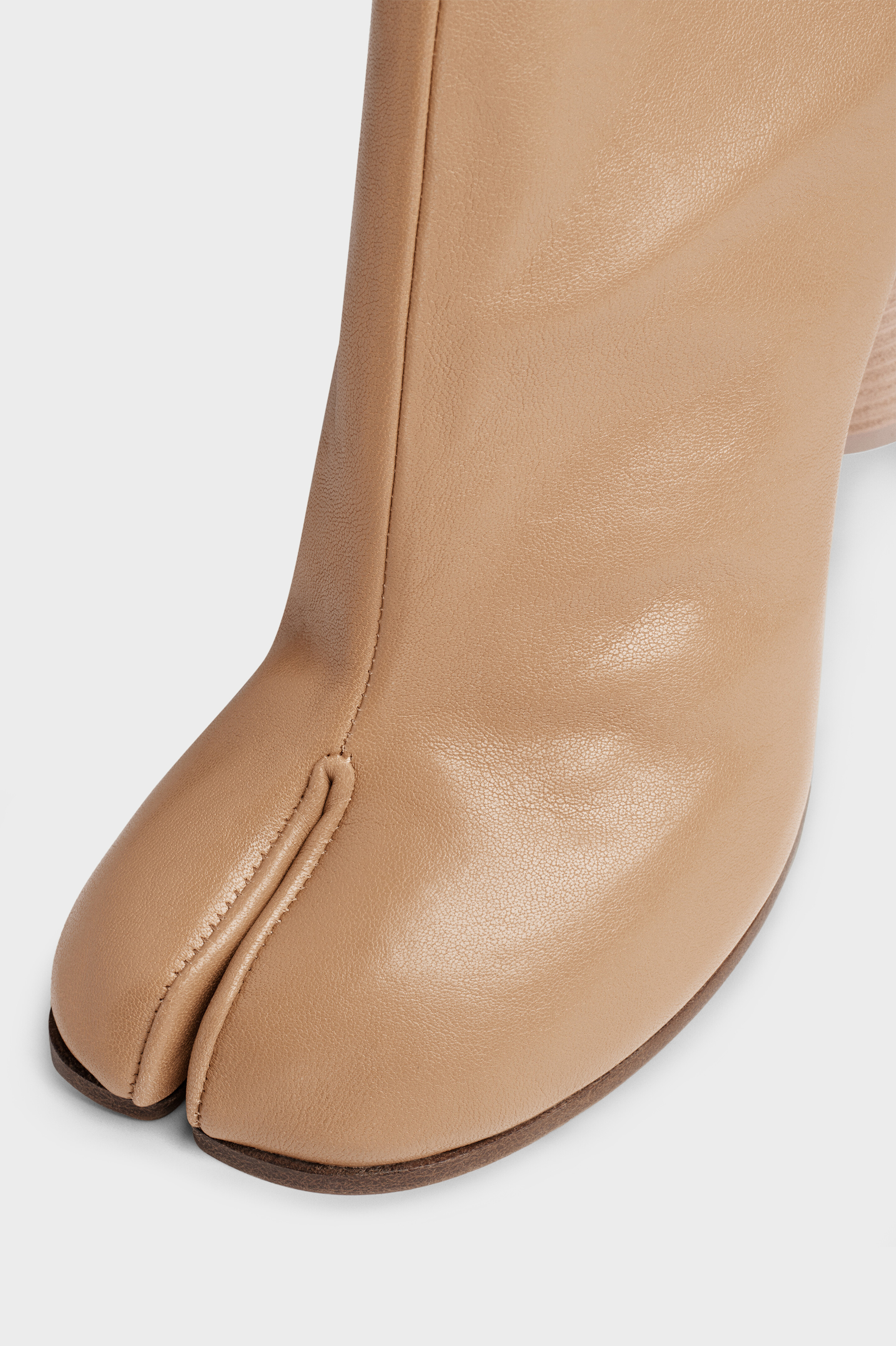 ブラウン つま先分かれブーティ　マルジェラ Women's Brown Leather Tabi Ankle Boots