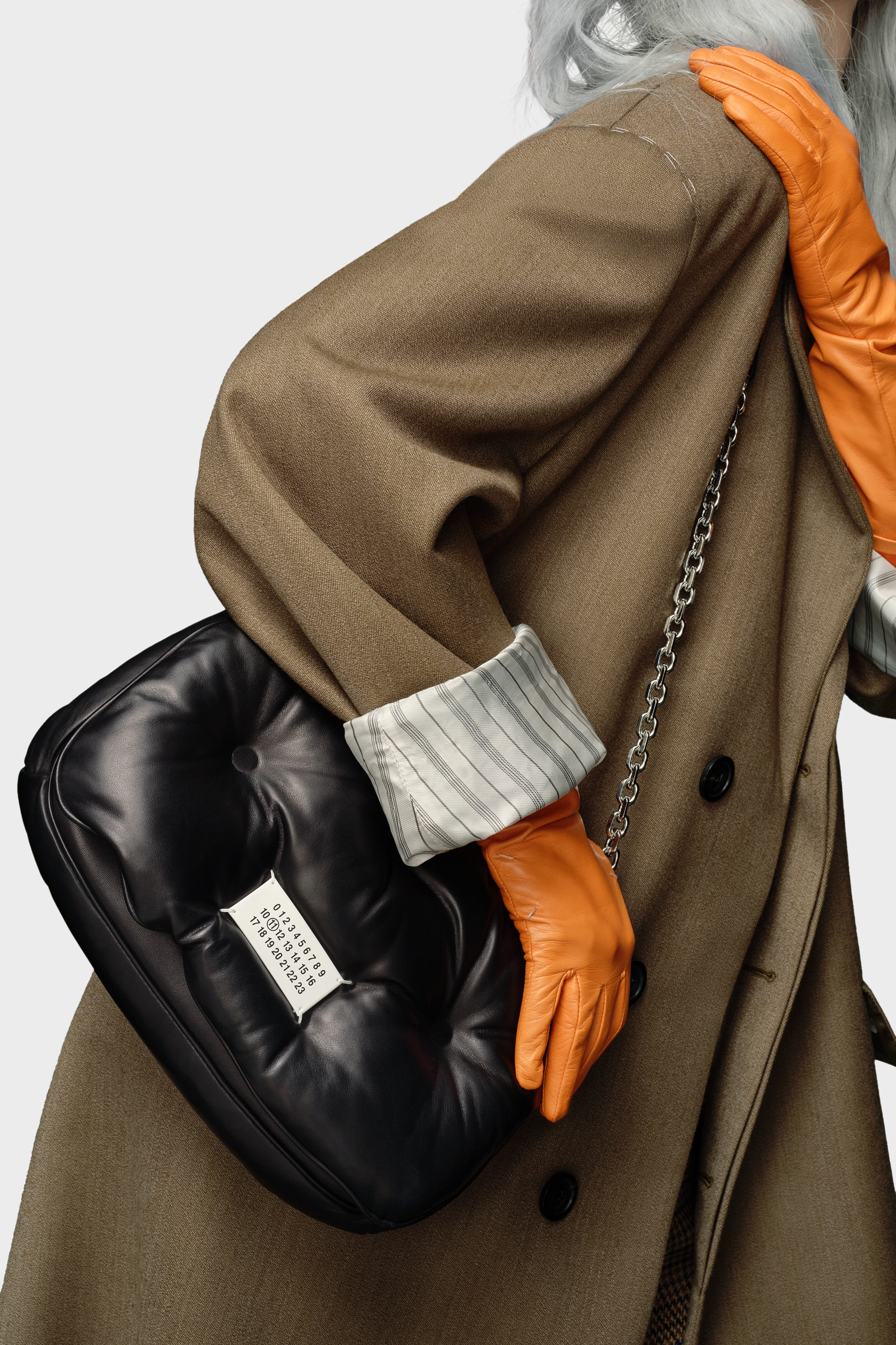 即発送MaisonMargiela　GLAMSLAMFLAPショルダーバッグ ♢MaisonMargiela♢ショルダーバッグ☆正規品☆ (Maison